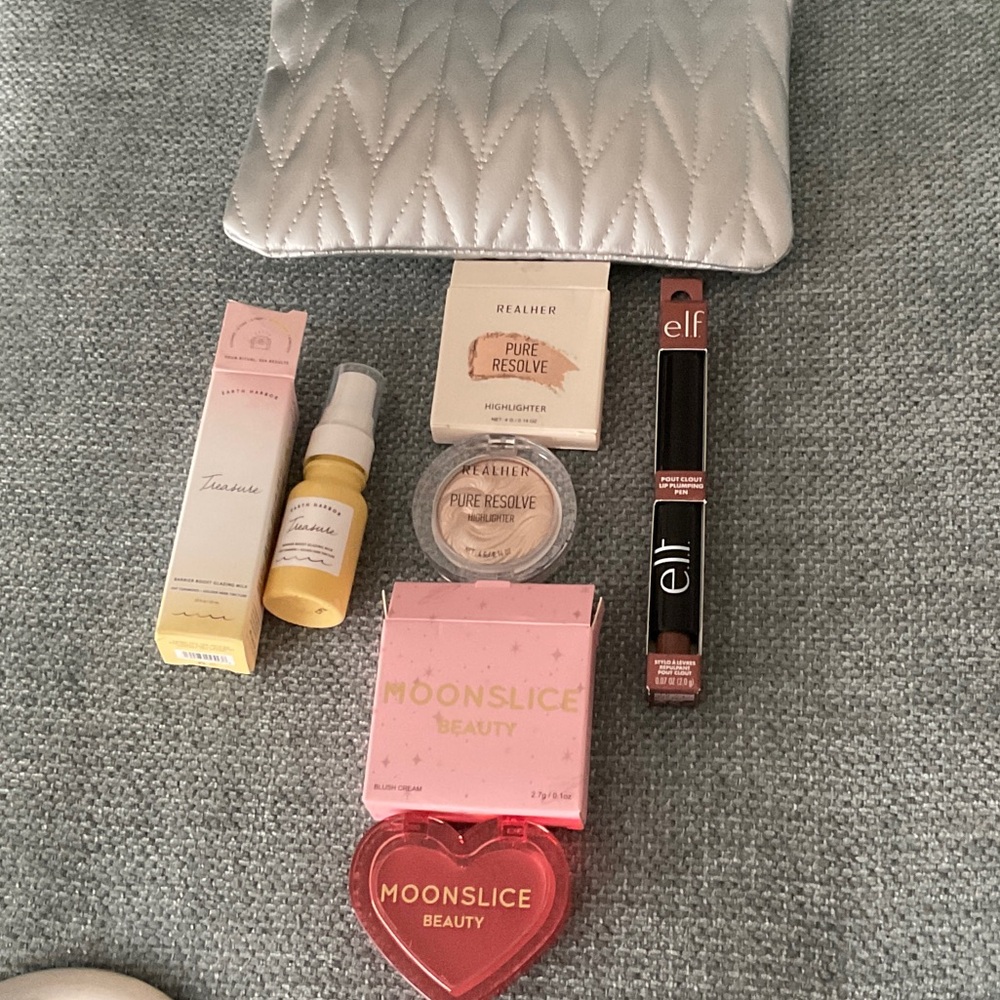 Moonslice heart pink blush, etc